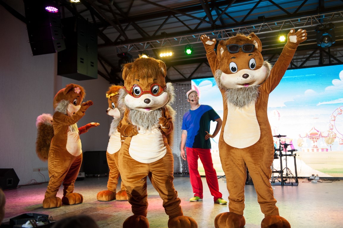 Белки песенки поют: как Вики и Чики день рождения справляли